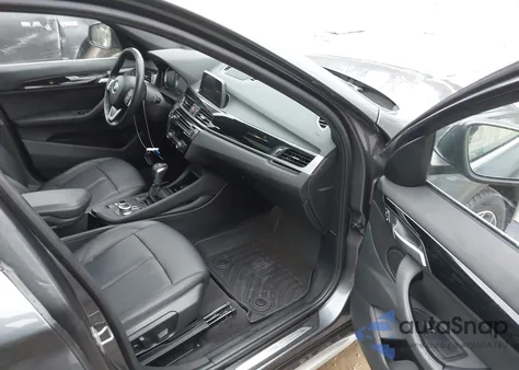 2018 BMW X1 xDrive28I z USA, uszkodzony, nr VIN WBXHT3C30J5L27524